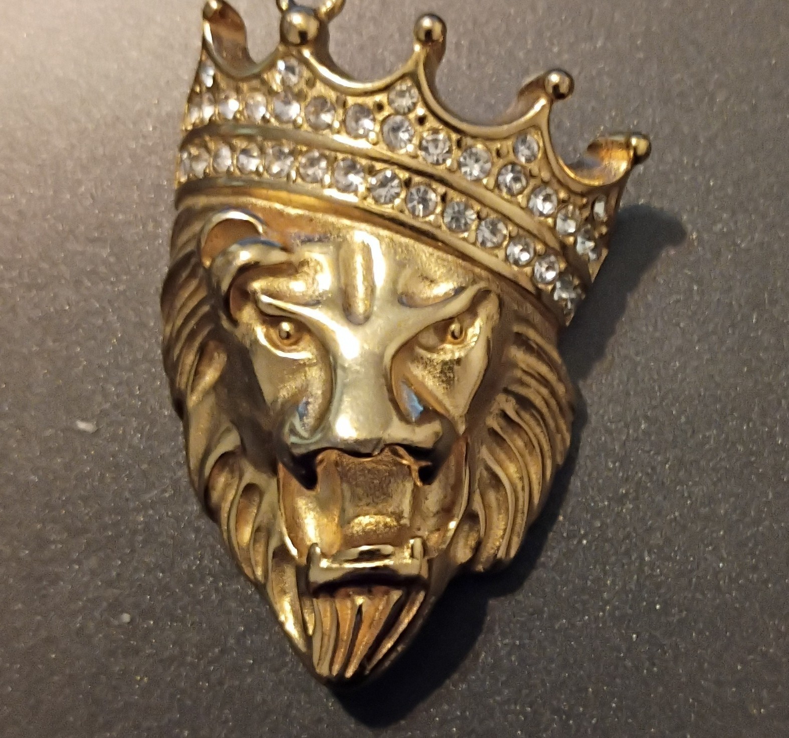 Gold Tone Crown Brooch Pin White/Colorless Rhinestones Metal Costume Jewelry
