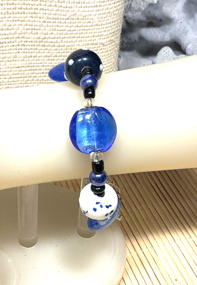 Fashion Bracelet Art Glass Blue White Silver Tone Beaded Artisan Lot 100A