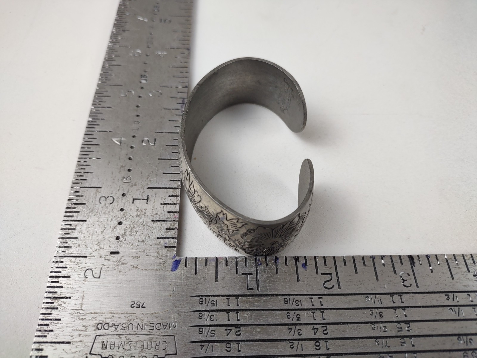 Vintage Leonard Pewter Cuff Bracelet Daisy Pattern – Made in Bolivia