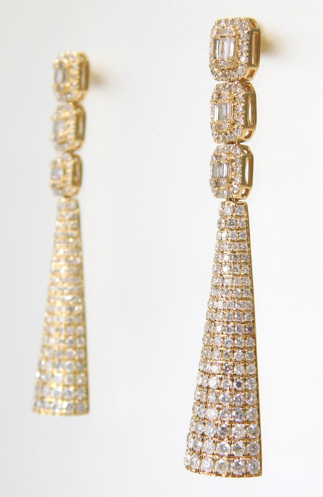 Beautiful 14K Yellow Gold 5.85 ctw Diamond Lady’s Drop Dangle Earrings Jewelry