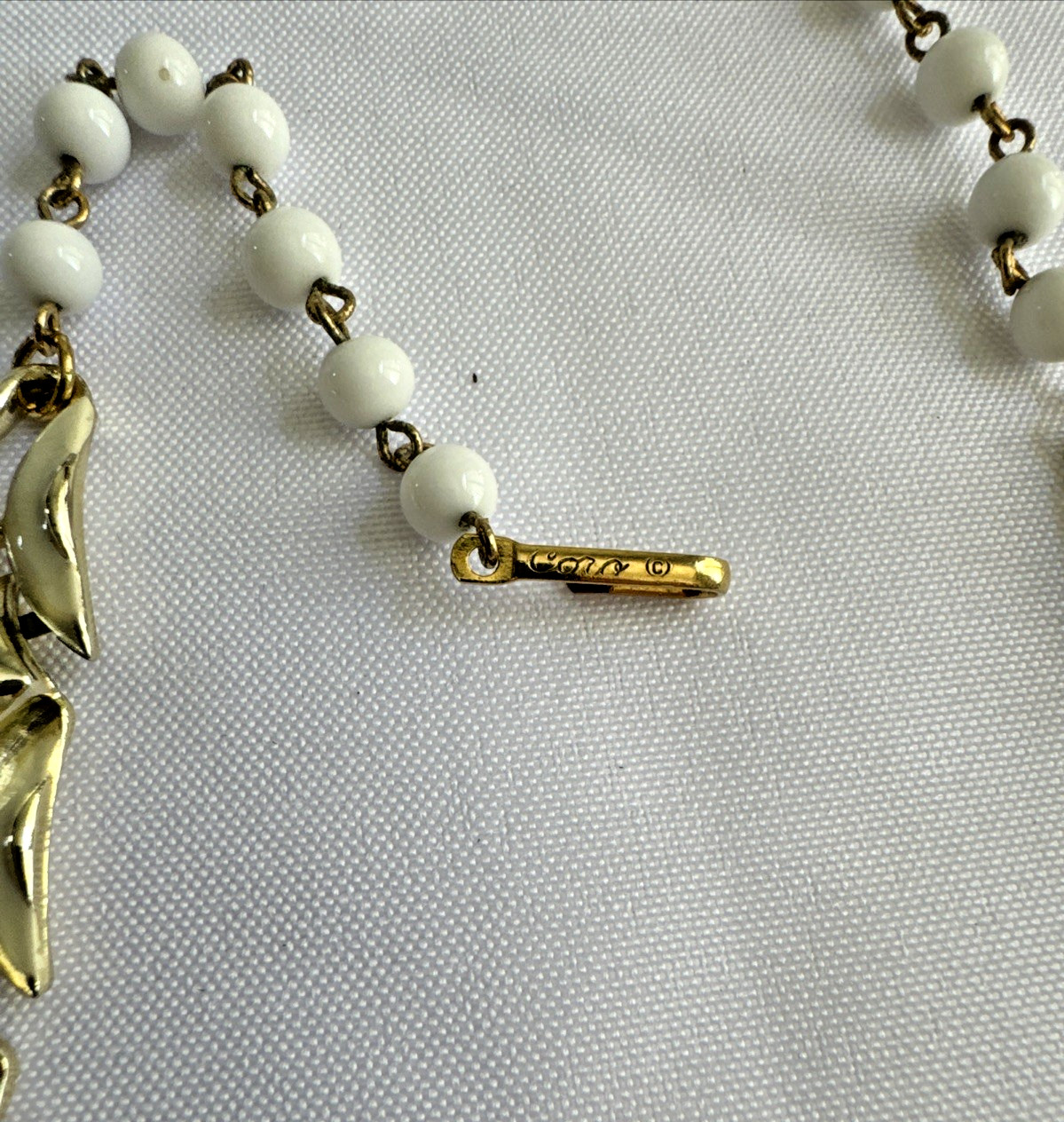 Vintage Coro Signed White Enamel Chevron Leaf Link Choker Necklace 1950s