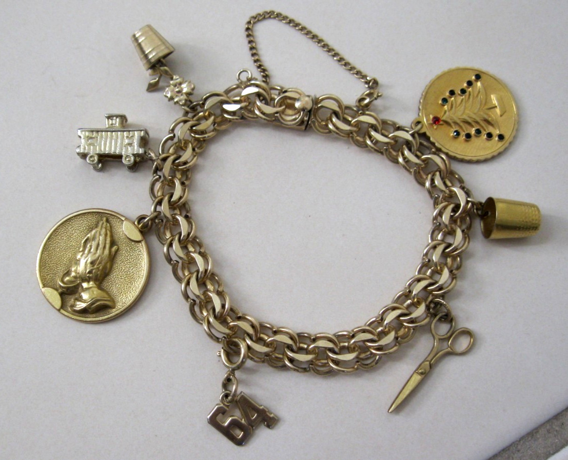 WINARD 12k G.F. Double Rings Chain Bracelet 7 Mixed Theme Charms Safety Chain
