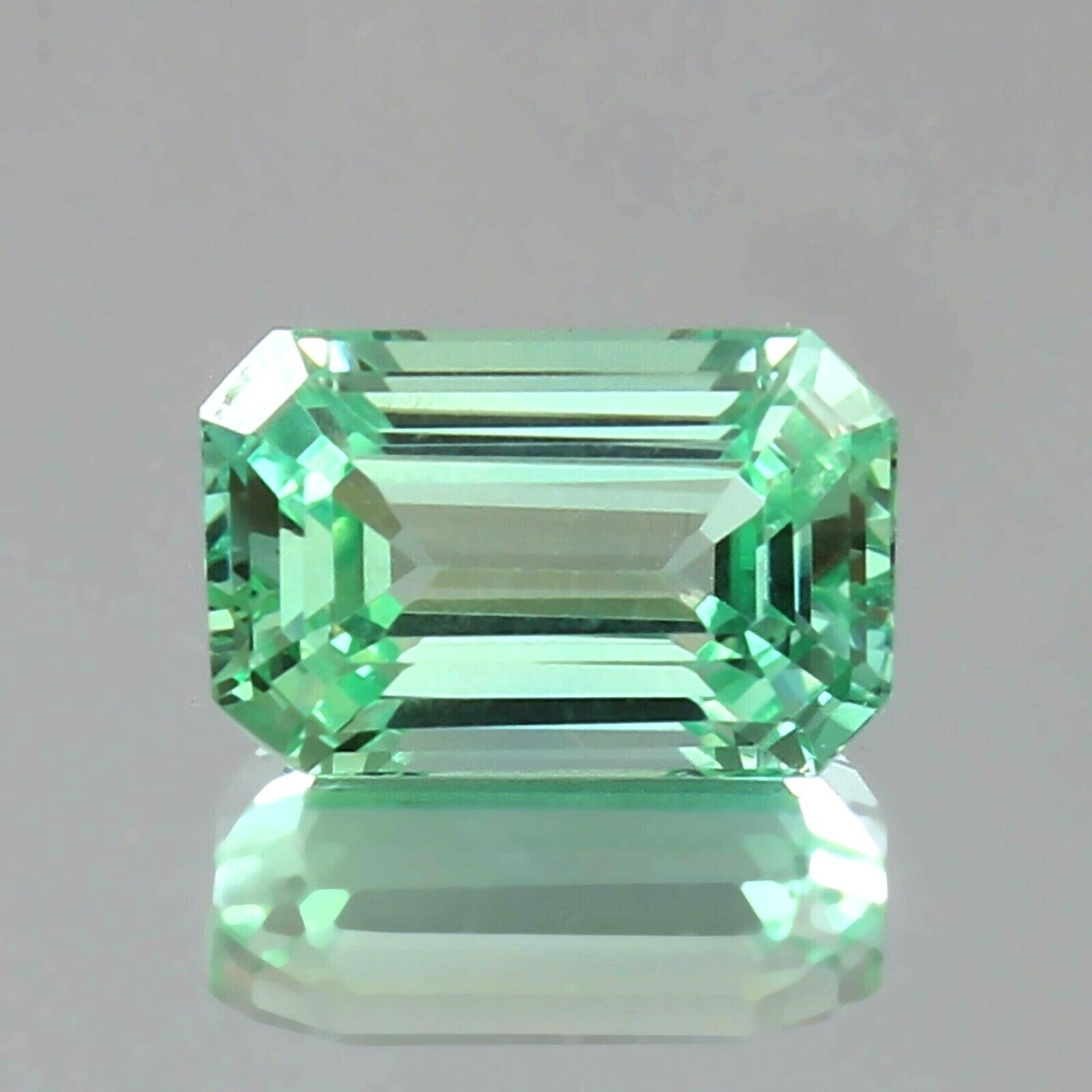 AAA Natural Green Ceylon Parti Sapphire Loose Radiant Cut Gemstone 4.55 CT