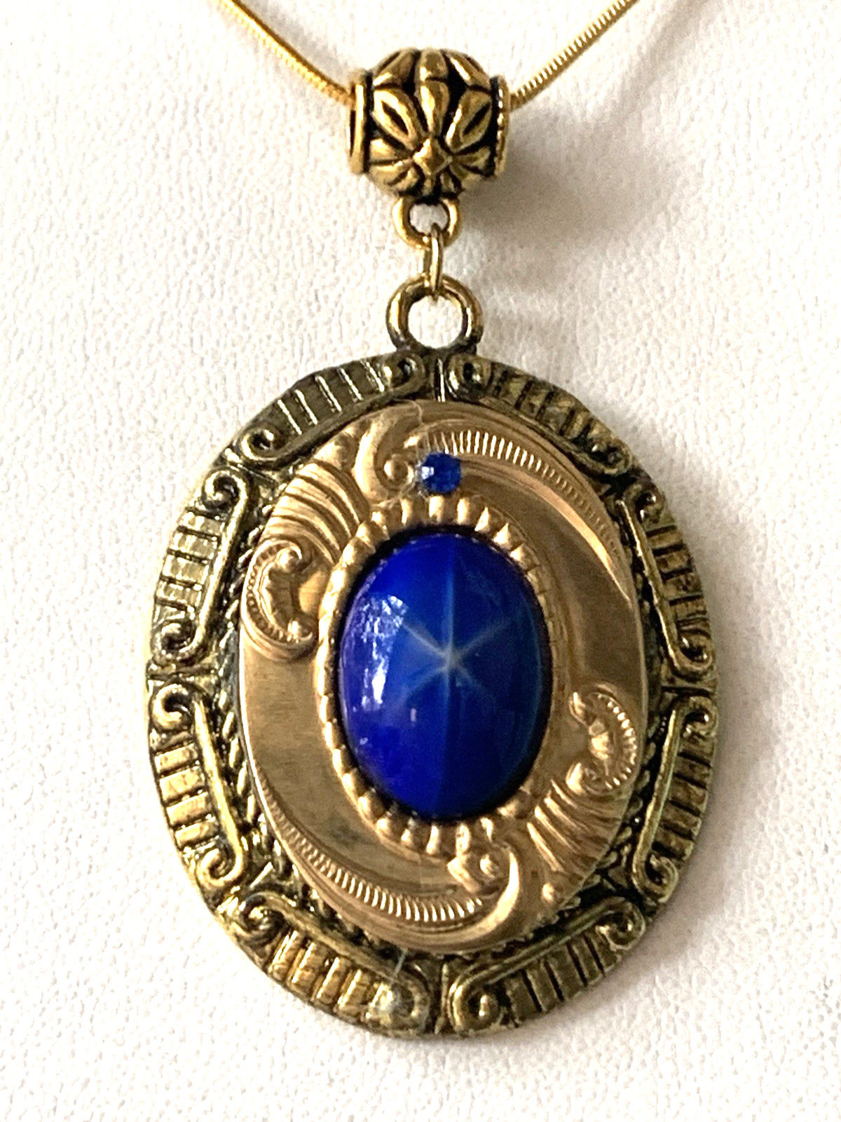 NEW ITEM*XL GERMAN PORC. BLUE STAR SAPPHIRE GOLDEN EGYPTIAN MEDALLION NECKLACE