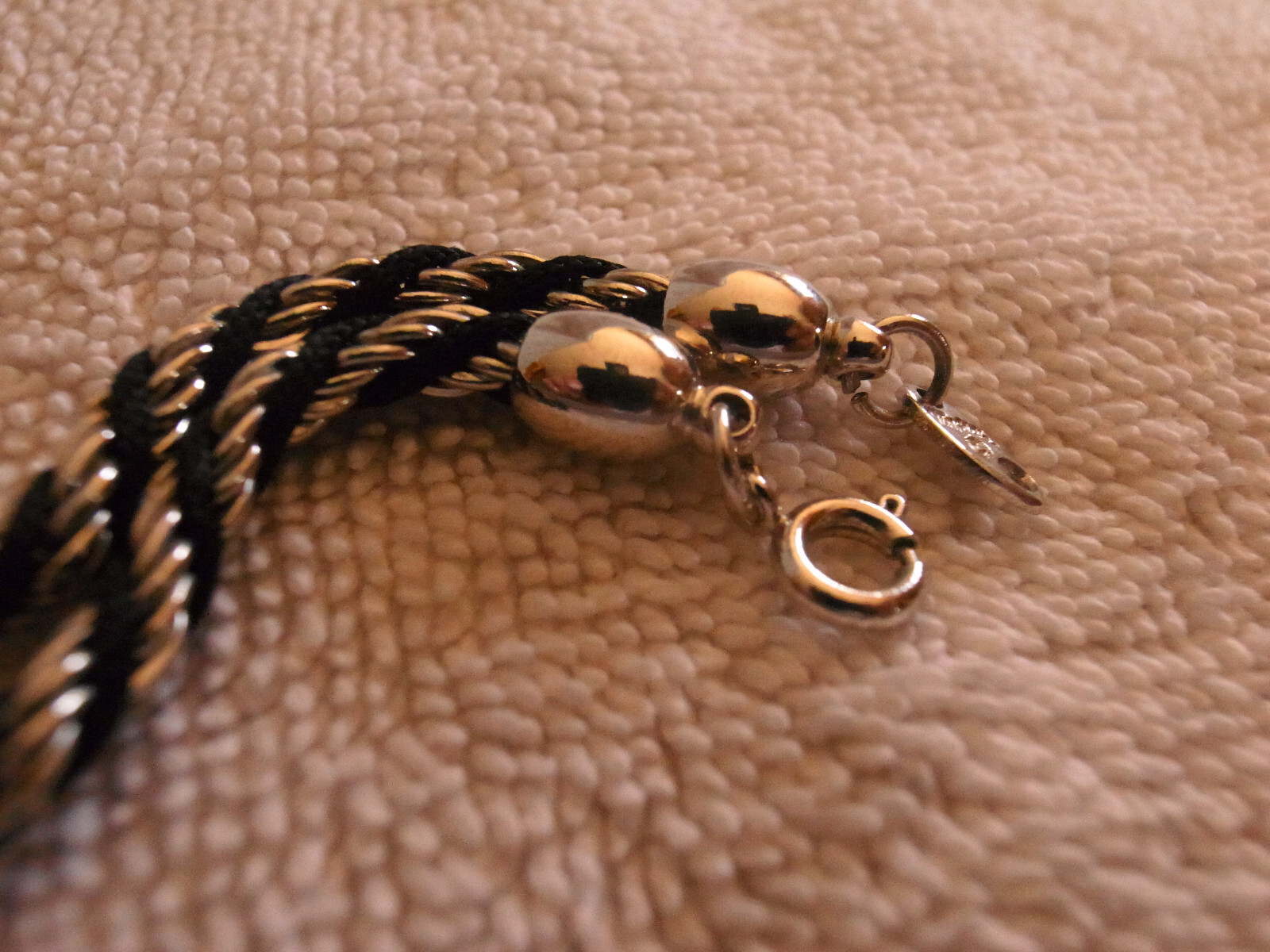 Vintage TRIFARI Classic Black Silvertone 16″ Twisted Rope Necklace-For All Ages