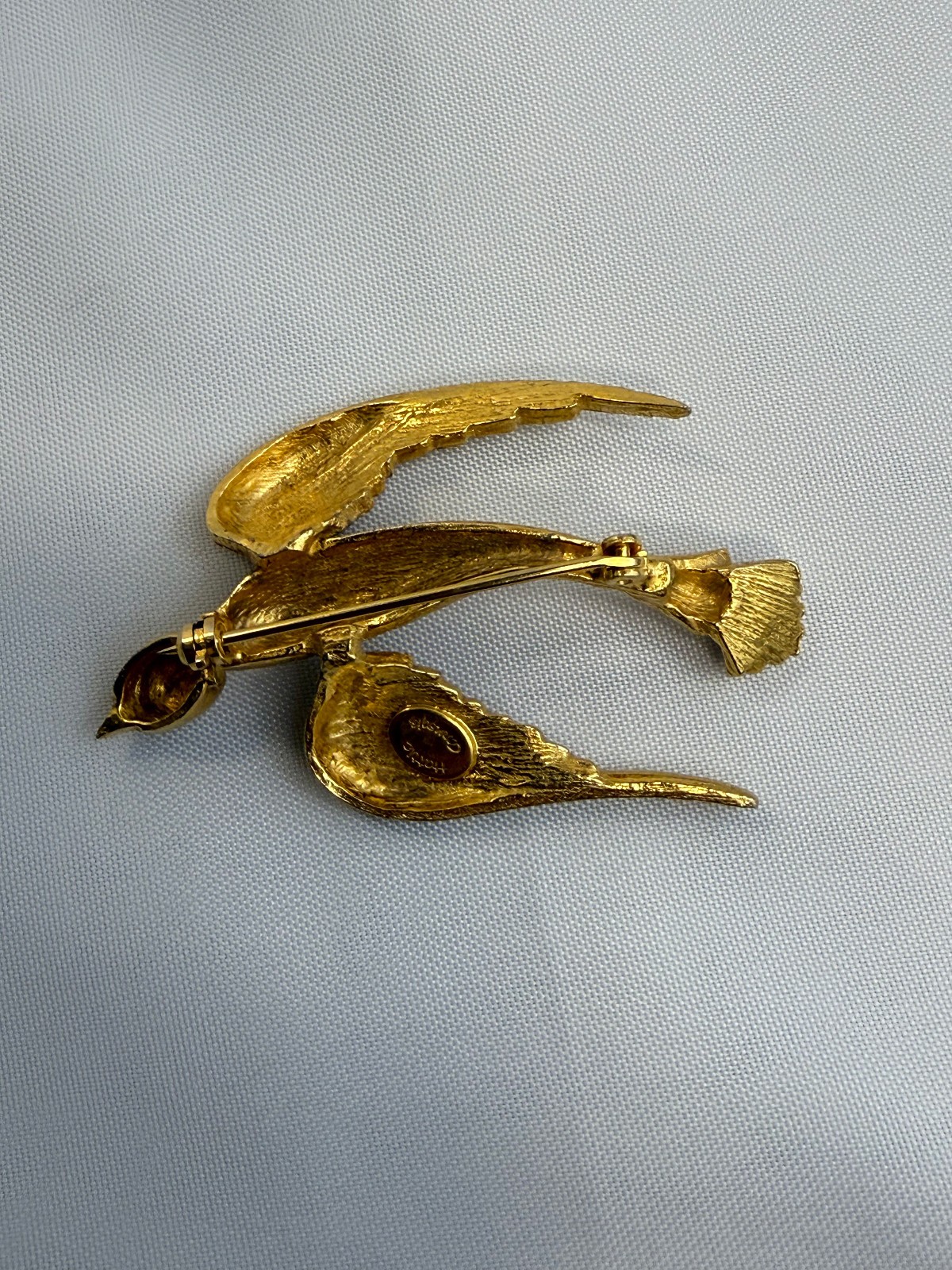 Vintage Hattie Carnegie Flying Bird Brooch Gold Tone Textured Signed 3.25in