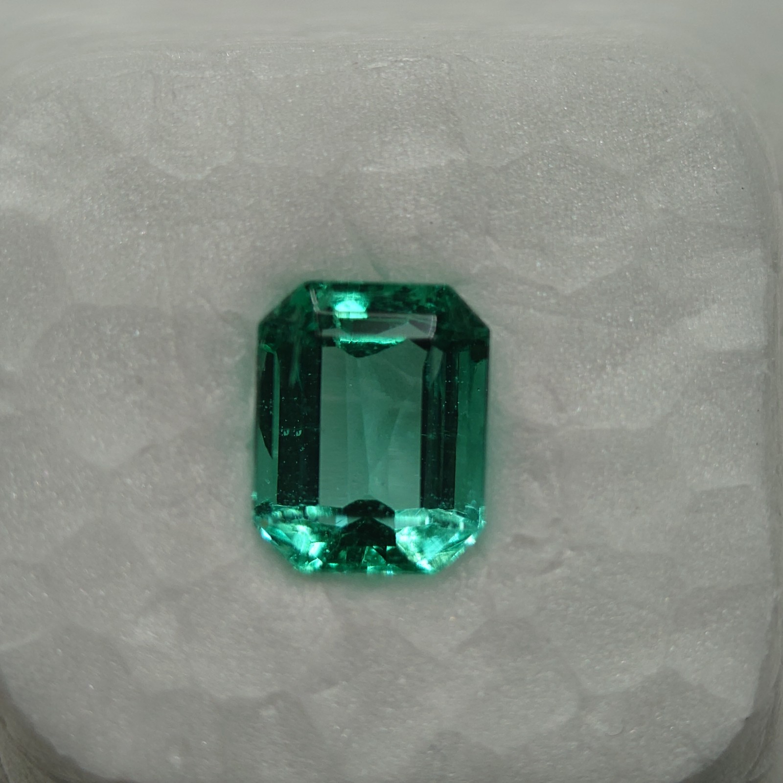 Natural Emerald 0.63 ct, approx. 5.8mm x 4.6mm x 2.9mm, Jewelry Removal e0009