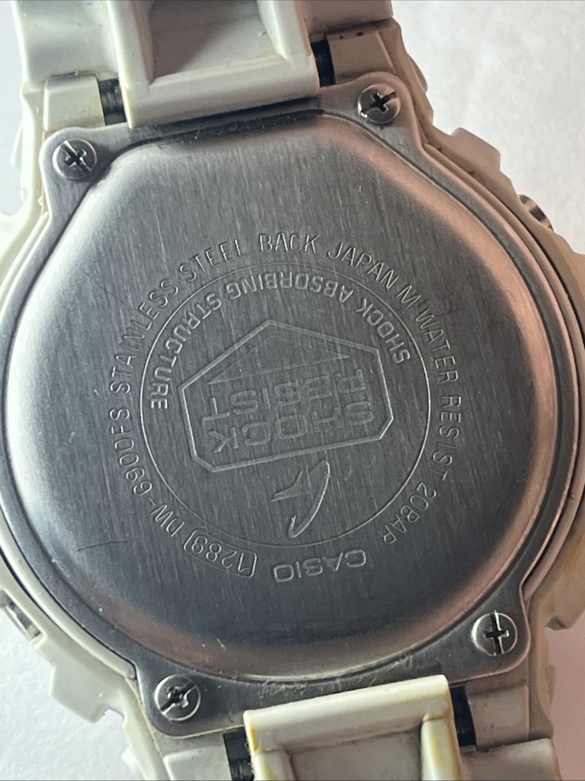 Classic Casio G-SHOCK DW-6900FS (3230 white