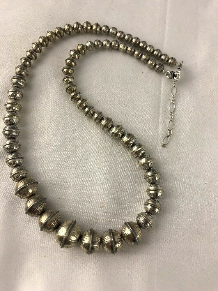 Hand Stamped Bench Navajo Pearls Graduated Sterling Silver Bead Necklace 21”
