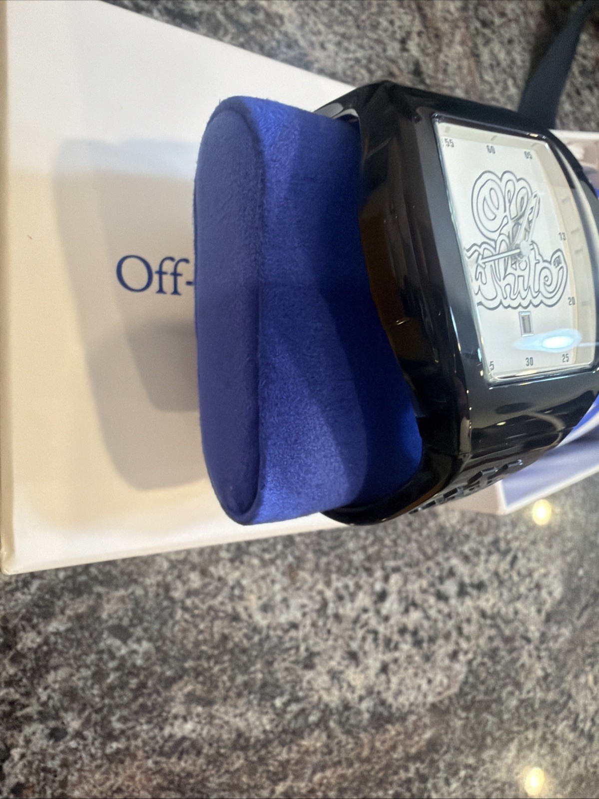 OFF WHITE BEAT WATCH TIME (Rare)