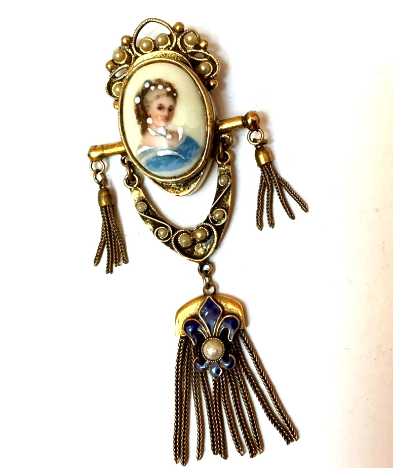 Victorian Revival Hand Paint Limoges FRANCE Brooch Pendant Enamel 1940s