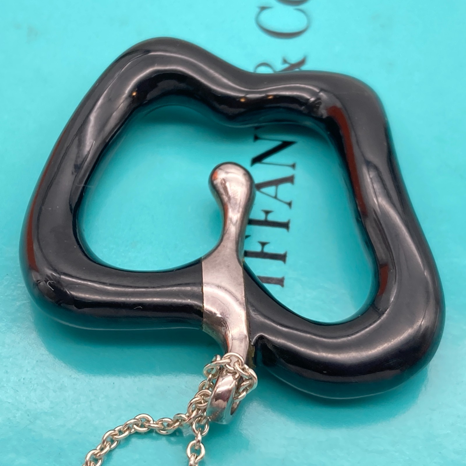 Tiffany & Co. Apple Black Jade 29″ Elsa Peretti Necklace 15.0g
