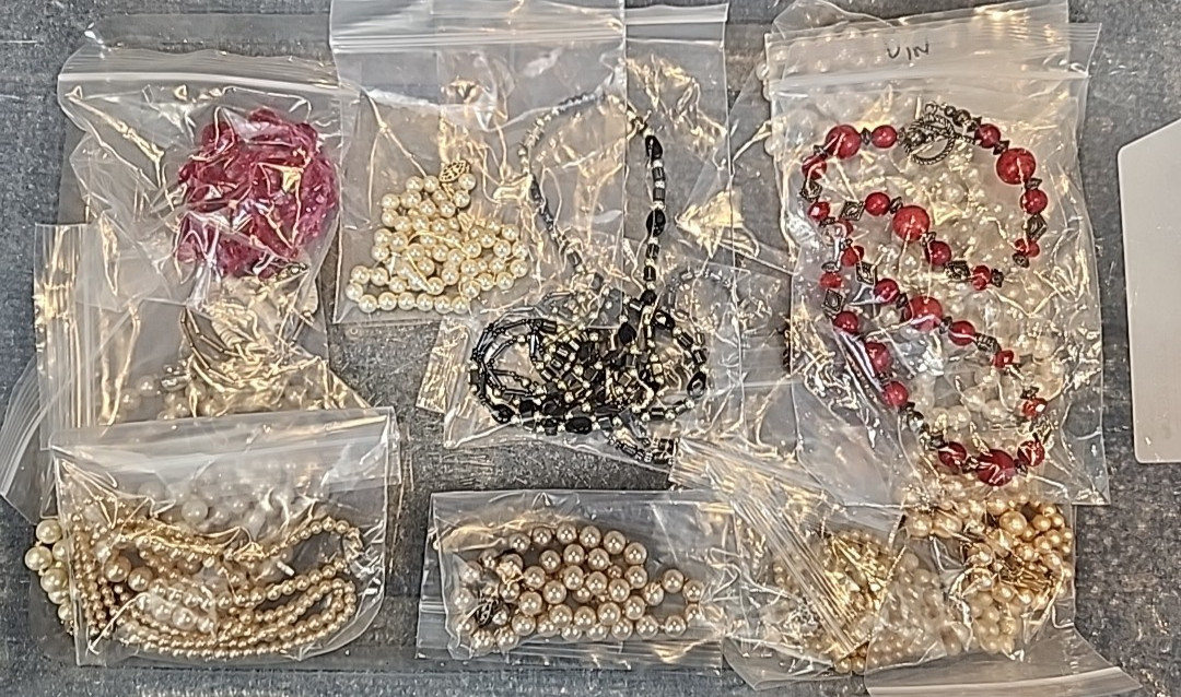 Jewelry Wearable Vintage Collection 5 Lbs Lot #515 See Description