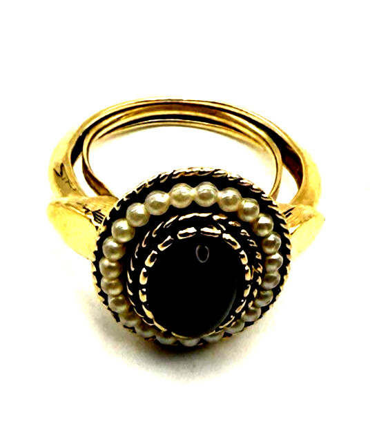 Vintage Avon Byzantine Style Faux Onyx & Pearl Gold Tone Cocktail Ring Size 4