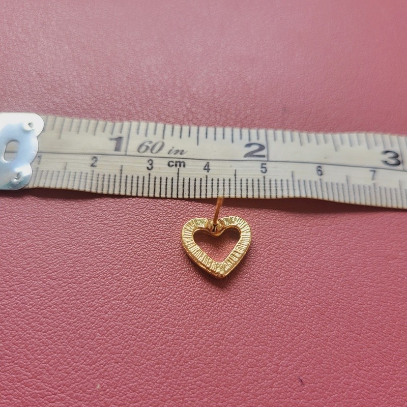 Gold tone diamante open heart studs earrings pierced pre-owned 1cm