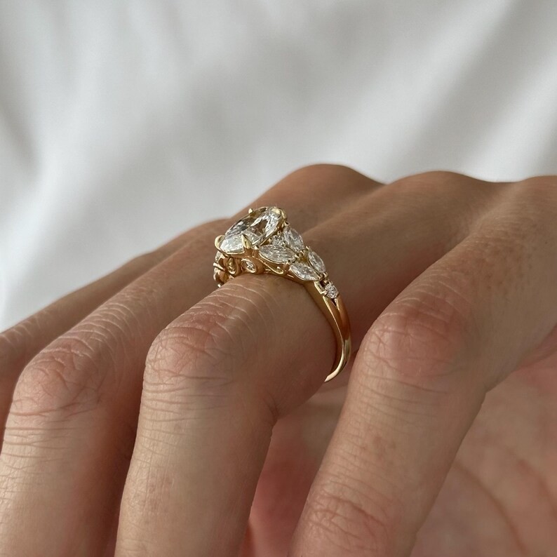 IGI Lab Grown Diamond 2.80 Ct Oval-Cut Engagement Ring EF/VS1 14k Yellow Gold