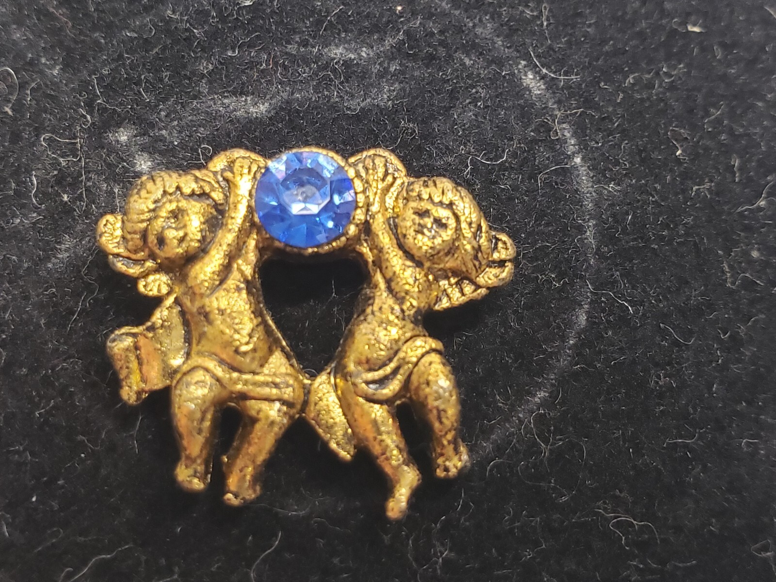 NEW ROMAN INC 2 Angels Holding September Sapphire Birthstone Blue Pin Brooch