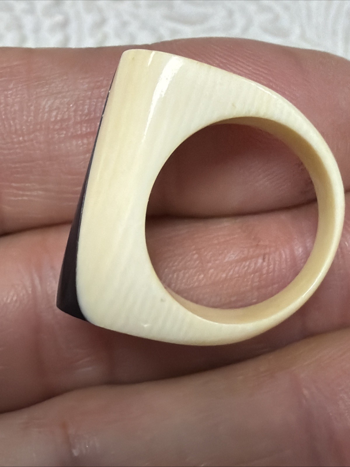Vintage Black & Cream Celluloid Ring Size 8
