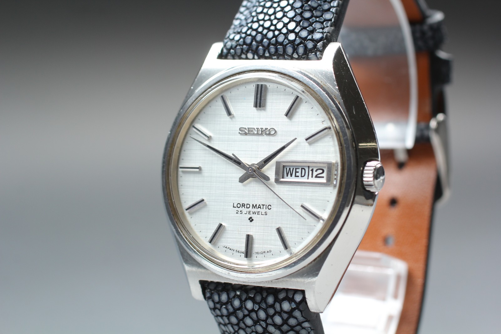 [Near MINT] Vintage Seiko Lord Matic 5606-7010 Silver Dial Watch from Japan