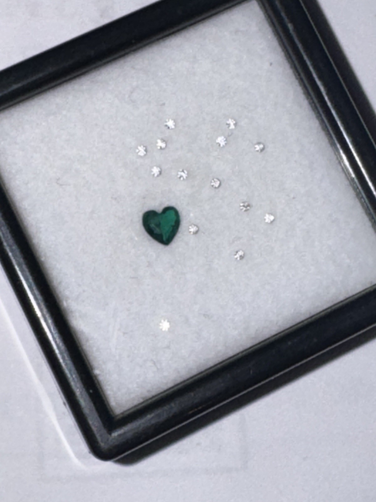 Green Emerald Heart Cut Transparent Loose Gemstones Lot of 16 Green/Clear