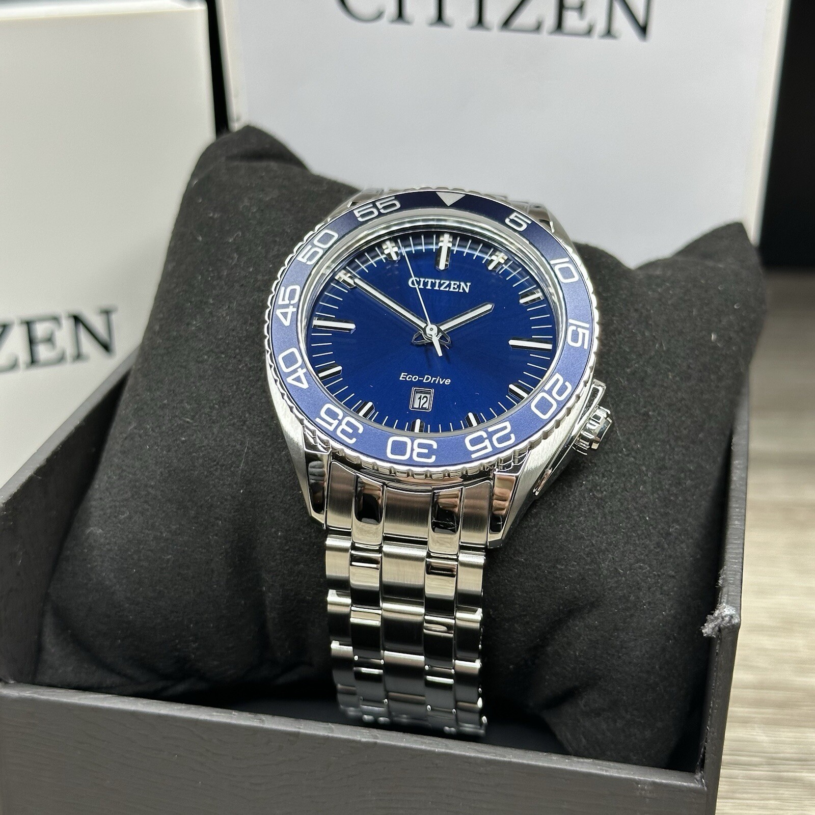 MSRP $525✅Citizen Eco-Drive Carson Silver Steel Blue Date Men’s Watch AW1770-53L