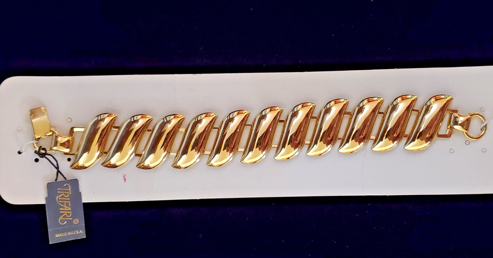 Vintage Crown Trifari Bracelet Brushed Gold Tone Abstract Bracelet Links 7.25 in