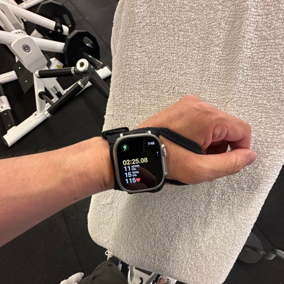 Breathable Knit Ergonomic Band, Perfect View Angle for All Apple Watch