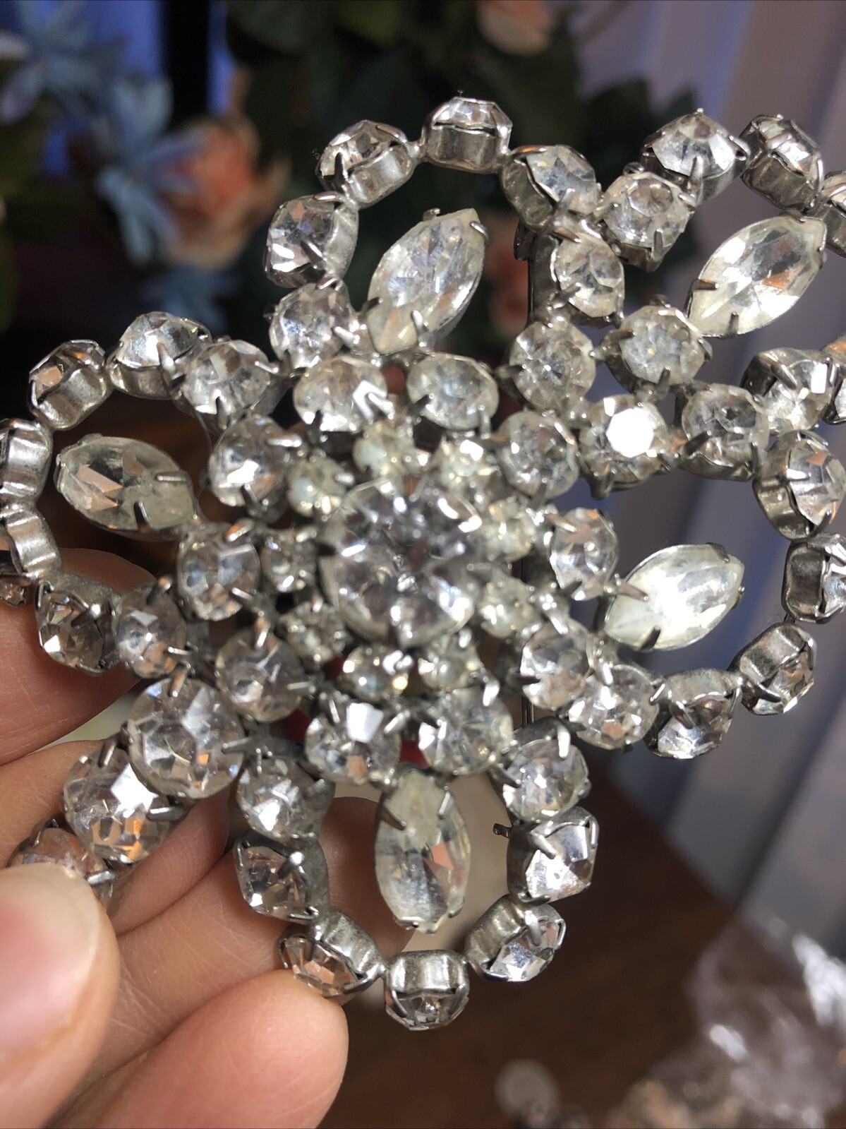 23. Vtg Silver tone Mix material White, AB, Blue Rhinestone Prong Set 5 Pins