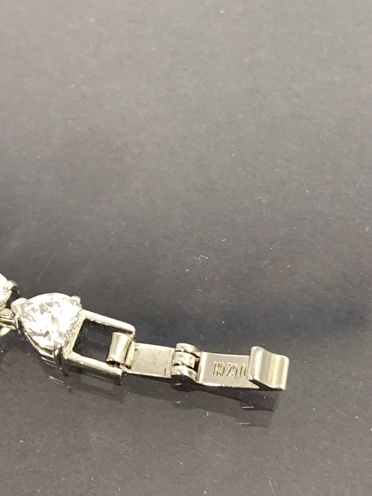 Silver Tone CZ Crystal Cubic Zirconia Heart Tennis Bracelet 7.75″ Trendy