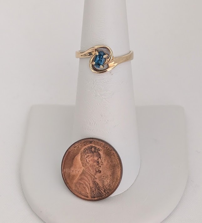 London Blue Topaz Ring 10K Gold 2.1 Grams Retail Price $899 Make Me An Offer!