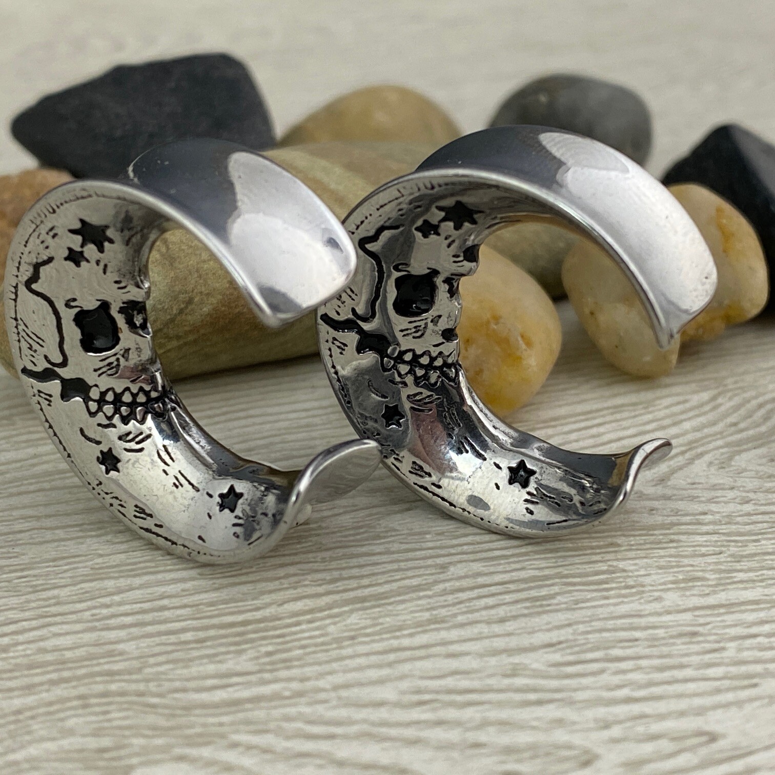 Pair of 316L Steel Saddles with Skull Faced Moon (PS-291, Steel) gauges