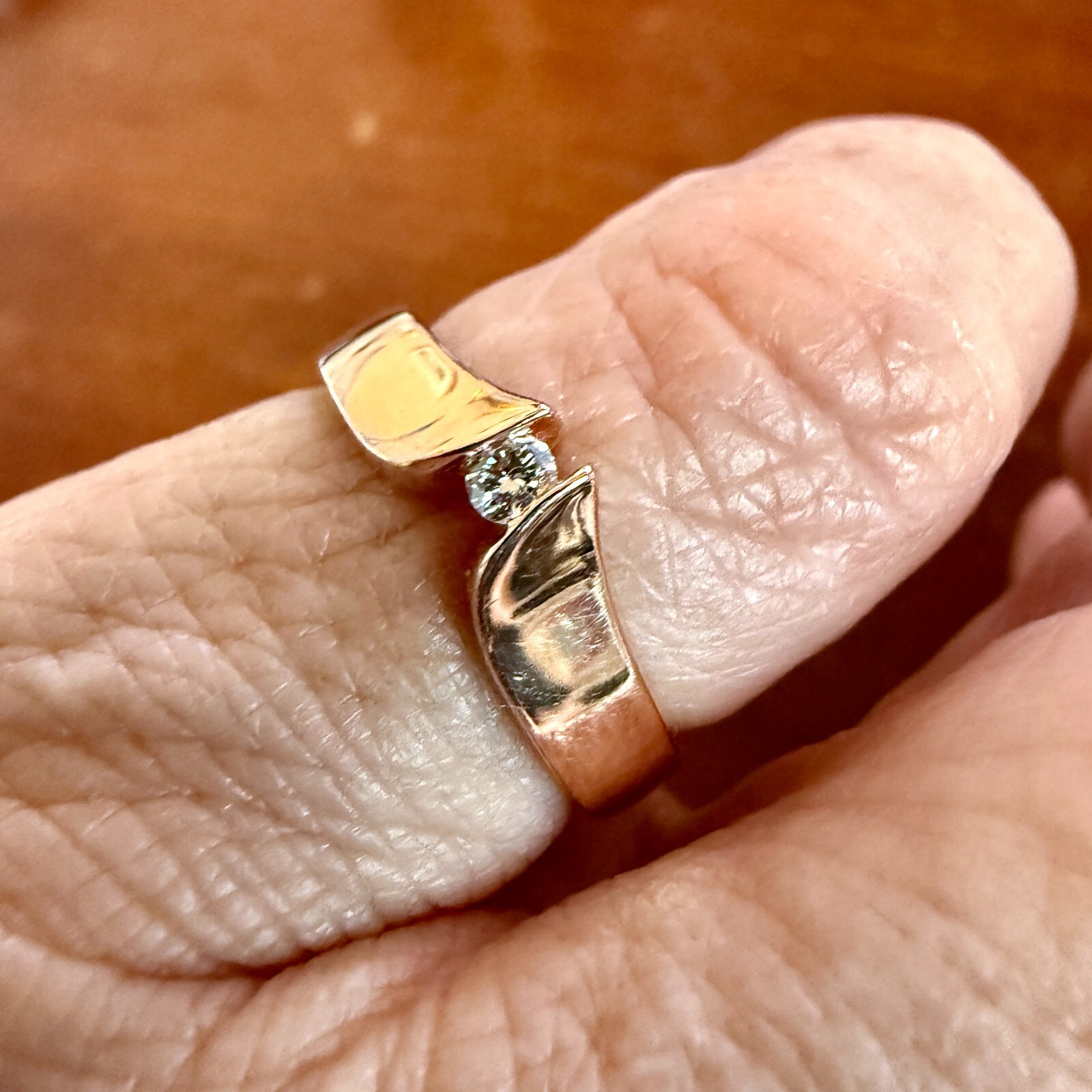 14K Rose Gold 3.0 mm V Band with .07 carat natural Diamond Size 6 3.2 grams
