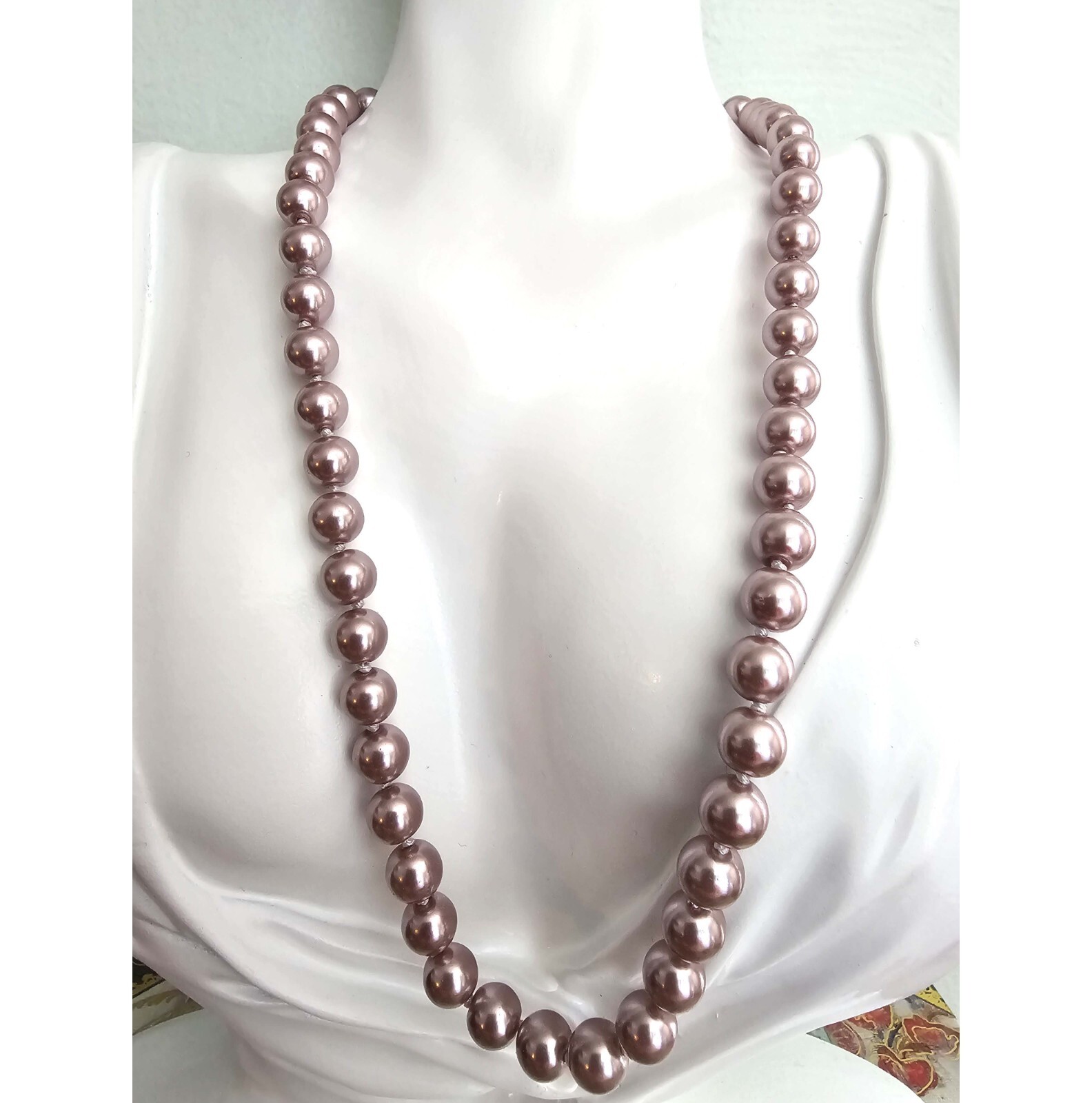 NWOT 17″ Mauve Glass Pearl Bib Necklace