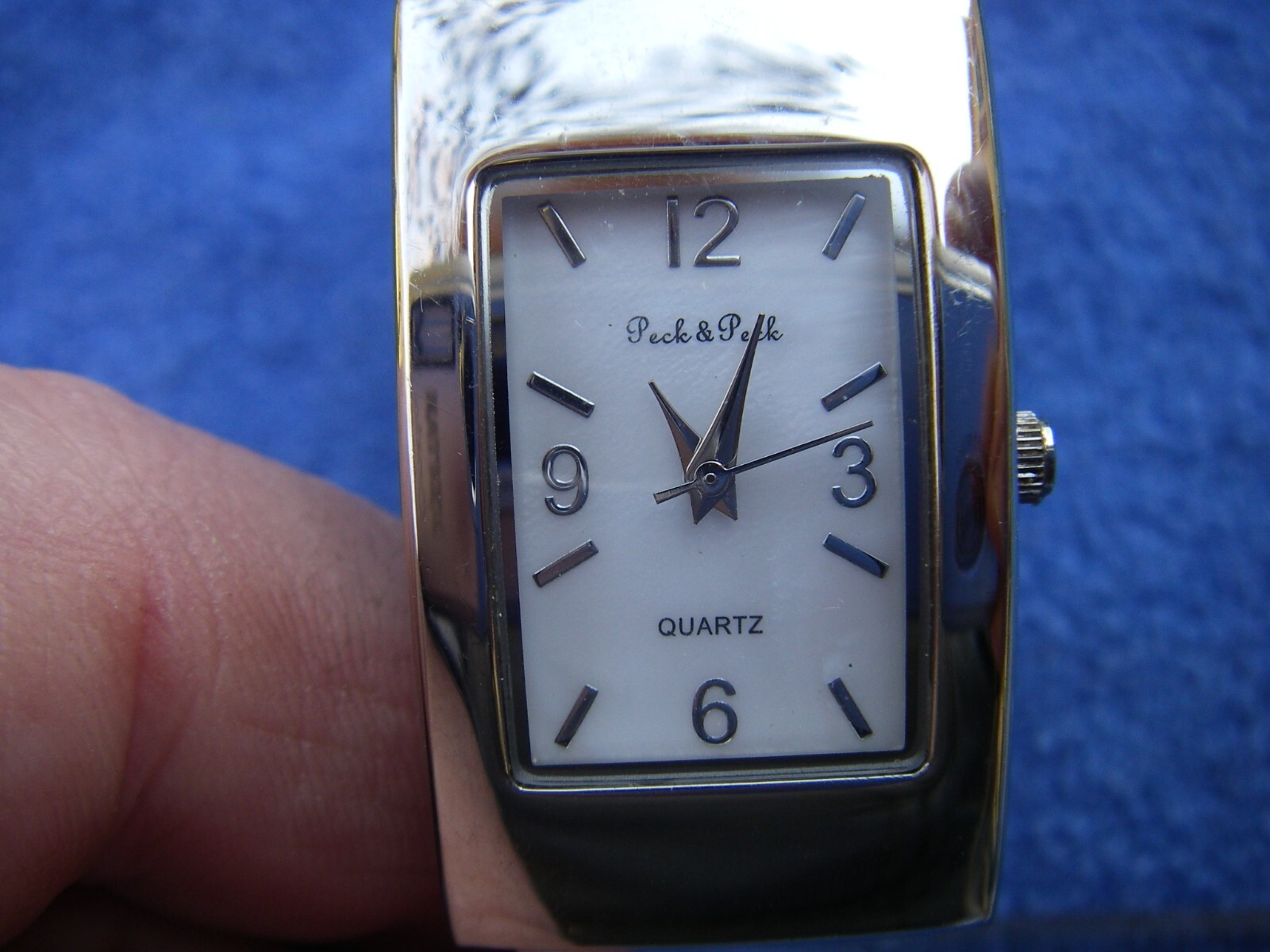 Fine Womens PECK & PECK PCP205 Quartz Watch-21 mm-SPRING CUFF Bracelet
