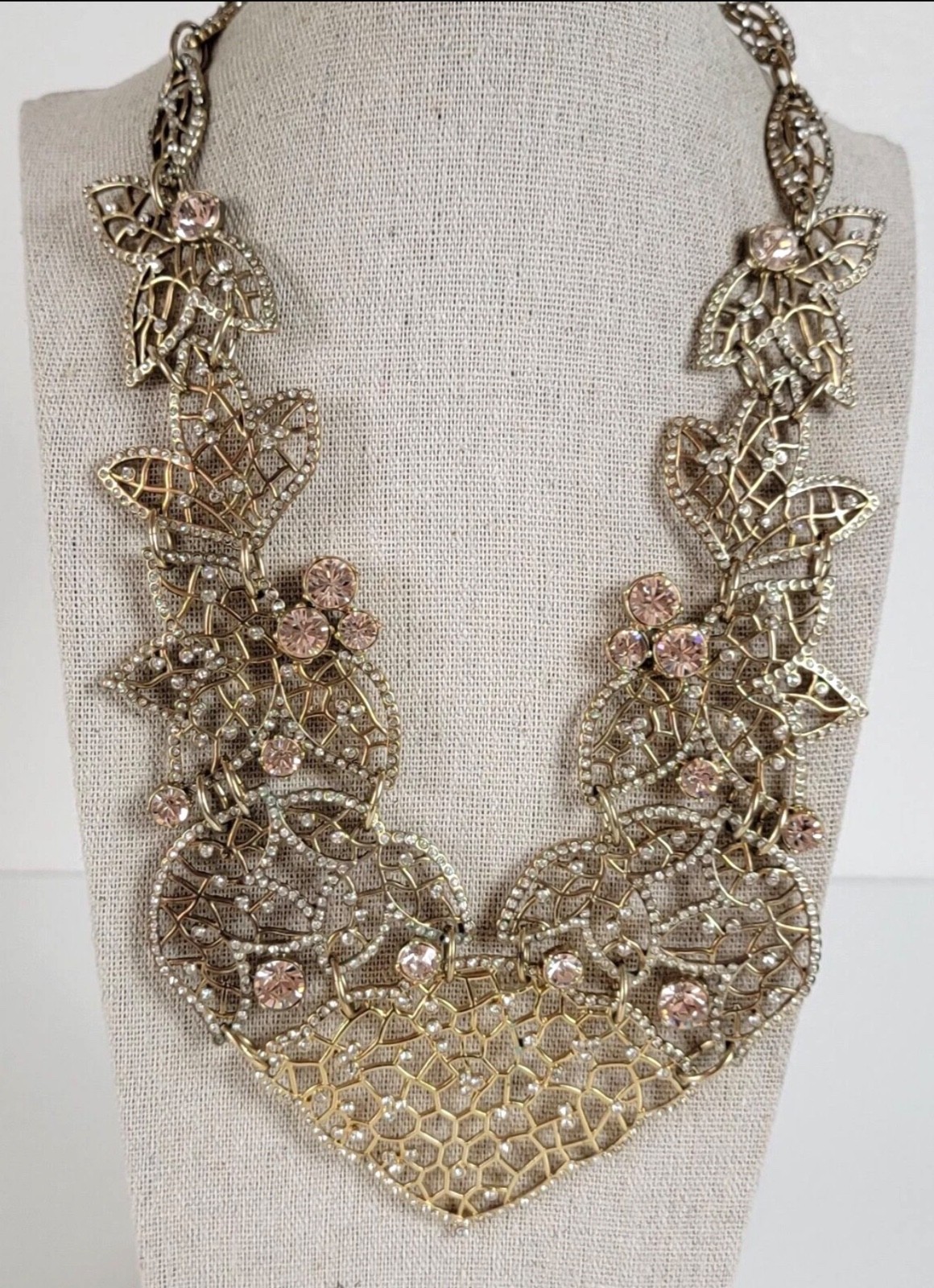 Vtg. Ann Taylor Clear And Pink Crystal Gold-Tone Metal Lace Bib Necklace 18.5 In