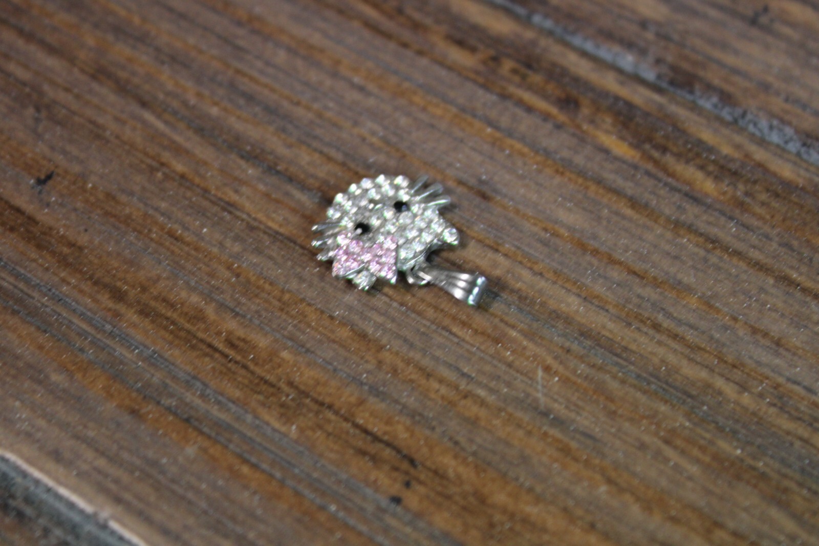 RARE DESIGN Hello Kitty Silver w/CZ Stone Pendant/Charm 2.8 grams/Jewelry/Pink