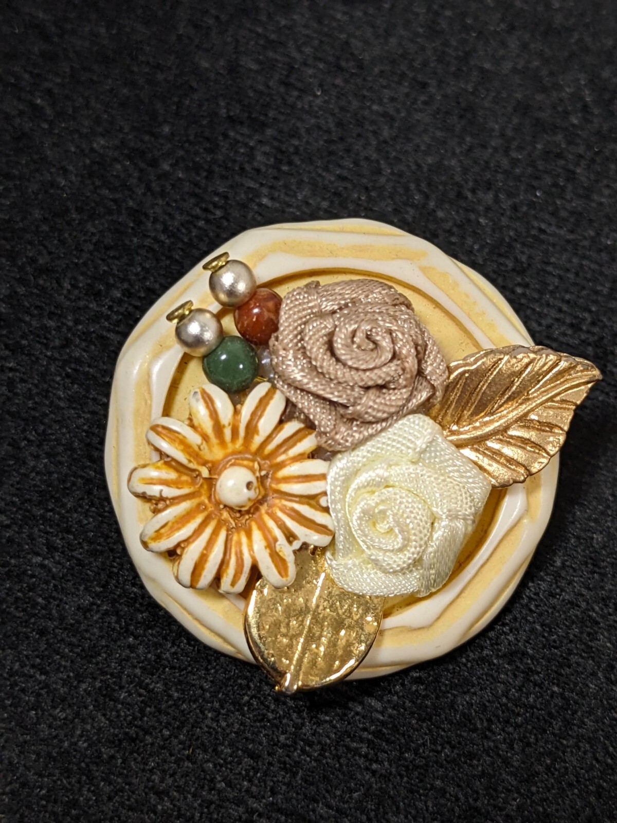 Vintage Cream Beige Flower Rosette Gold Tone Leaf Round Acrylic Clip Earrings