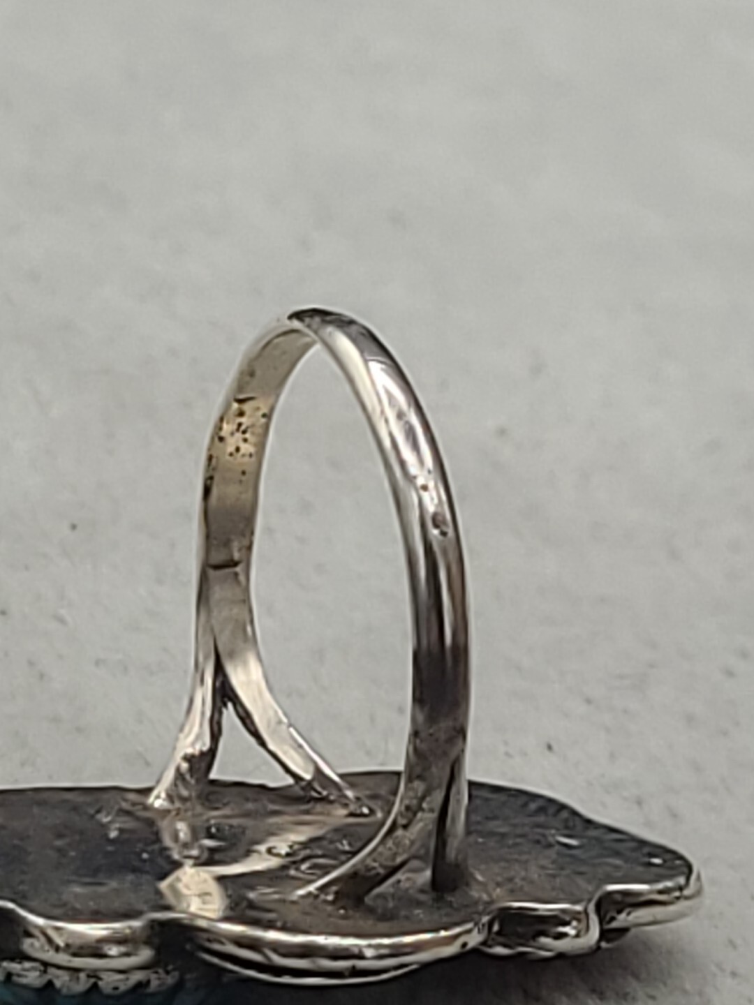 VINTAGE SOUTHWEST NATIVE AMERICAN RING SIGNED SC FOR SHARON CISCO REPAIRED BAND