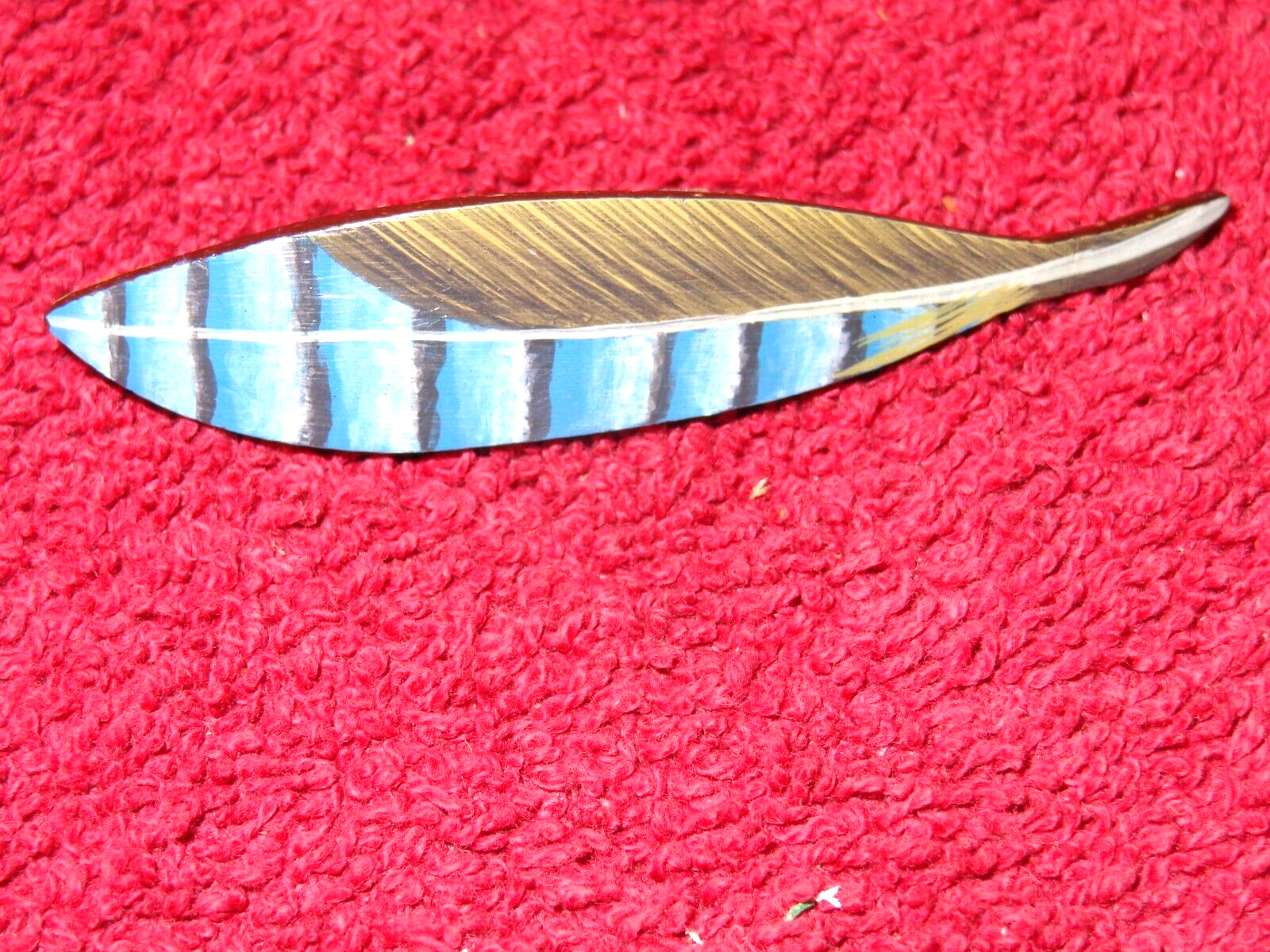 VINTAGE HAND PAINTED FEATHER PIN BLUE & GREEN UNIQUE DESIGN 2 3/4 x 1/2 in -J 15