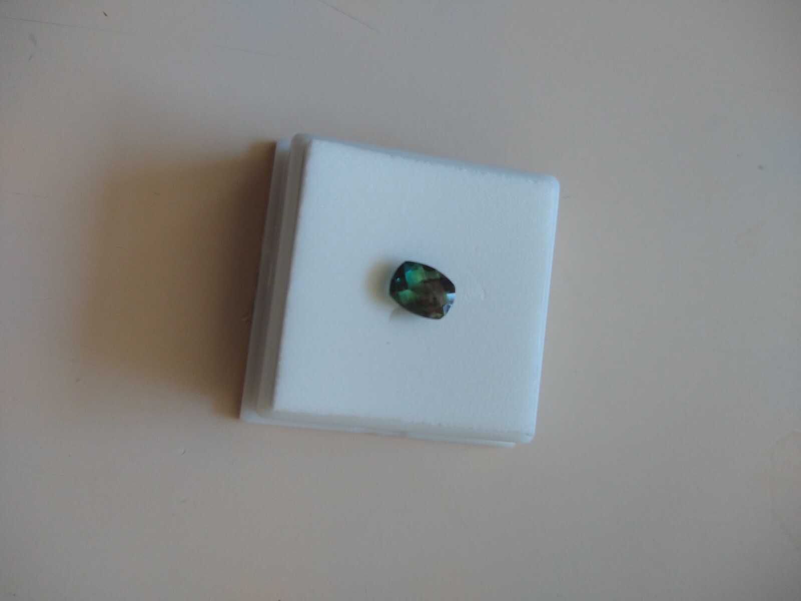 Approximately 1.00ct 8x6mm Cushion cut Green Labradorite