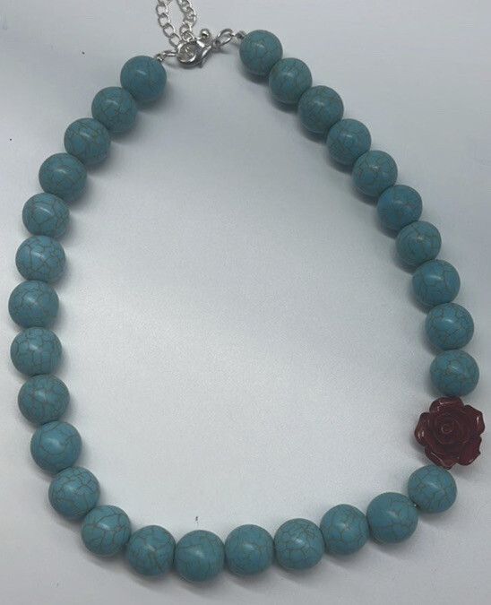 Dyed Turquoise Howlite & Carved Rose Necklace New Without Tags 16 Inches