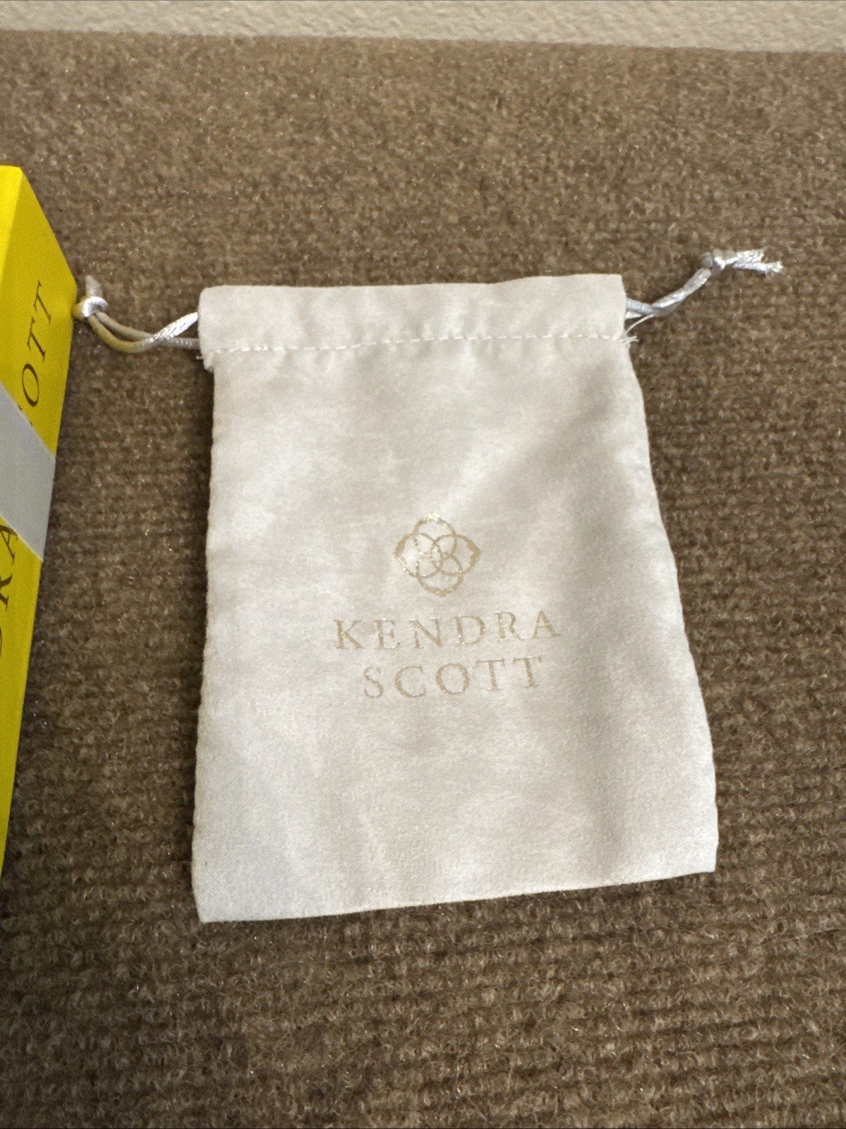 Kendra Scott Large Yellow Gift Box w/ White Bow Empty Magnetic Closure 6.25″
