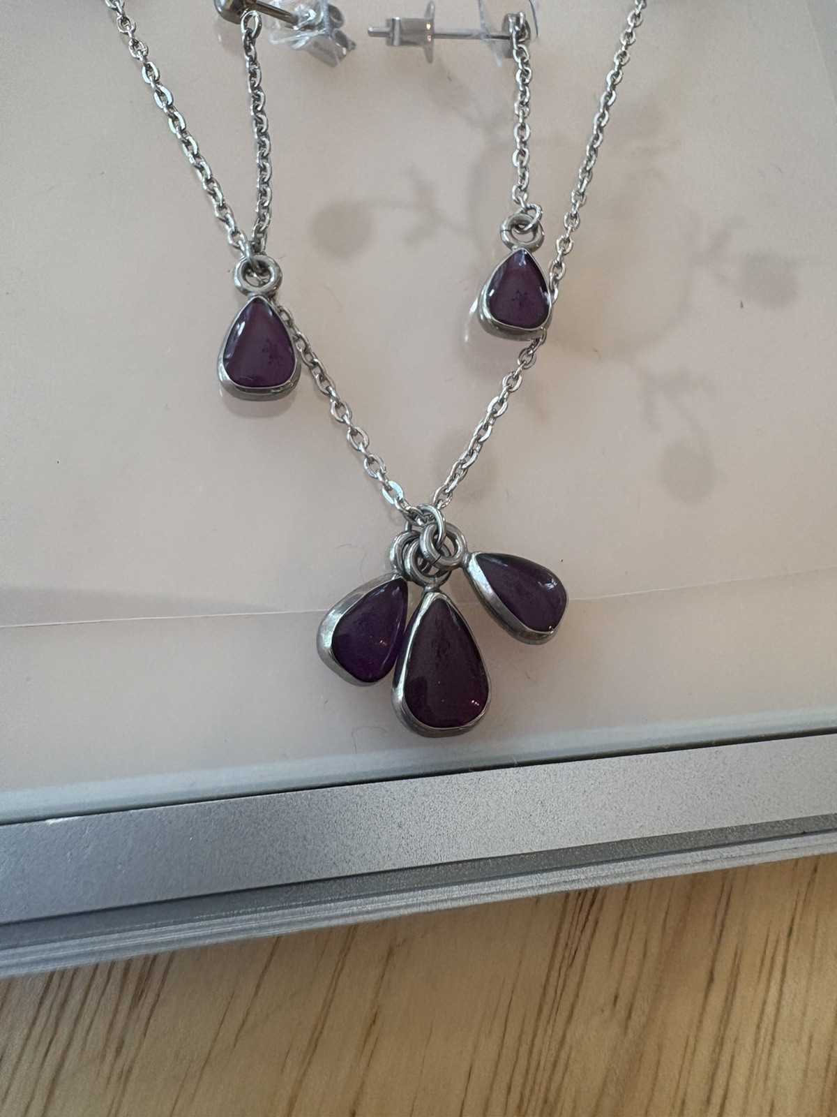 Swatch Bijoux Silver And Purple Teardrop Style Necklace And Earring Set
