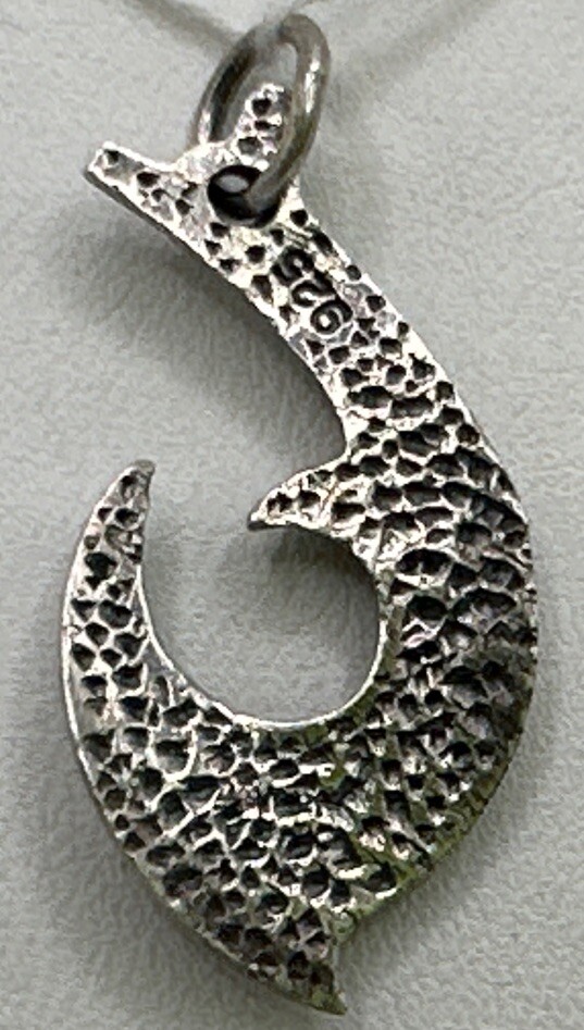 Sterling Silver Hawaiian Quilted Sea Turtle Dolphin Pendant (7.69gr)