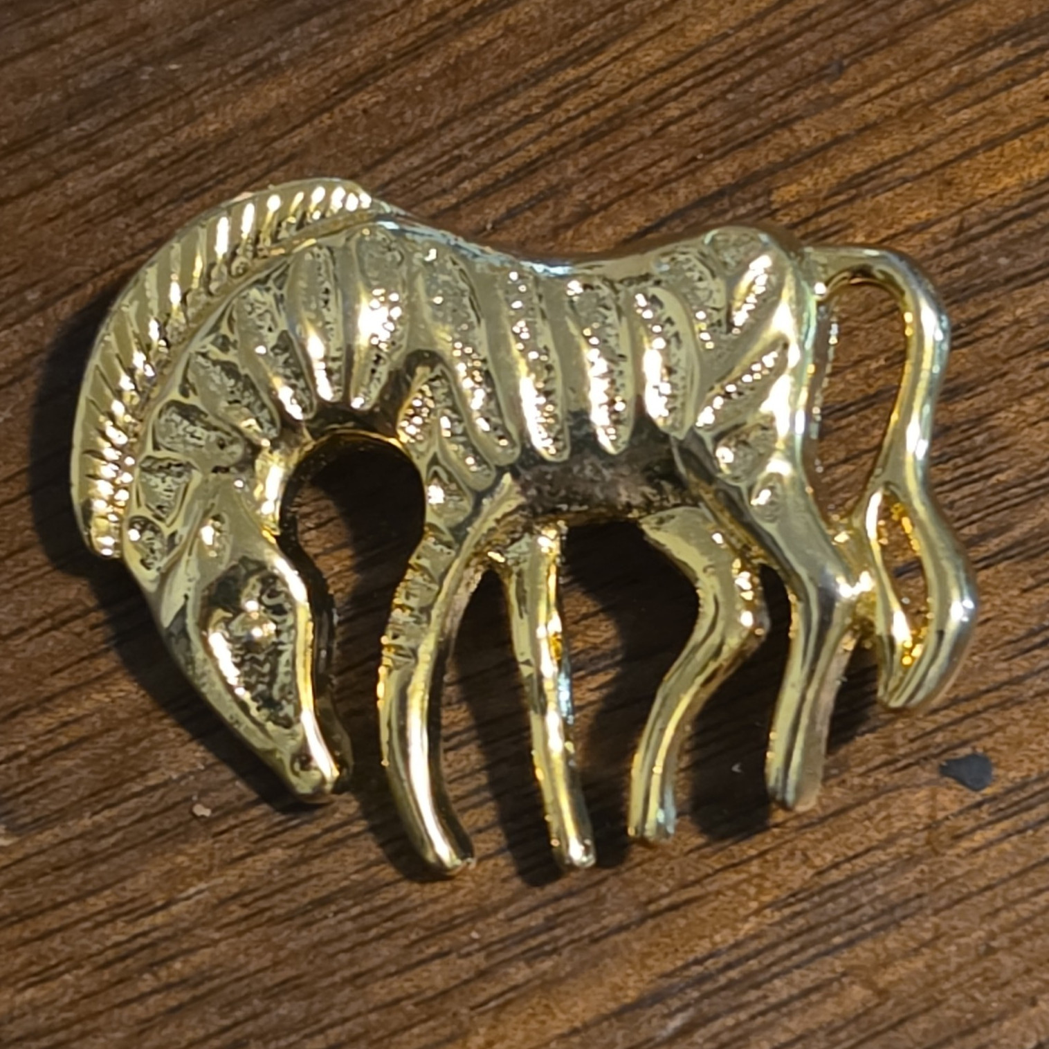 Gold Tone Metal Zebra Animal Brooch Pin No Stone Animals & Insects Theme