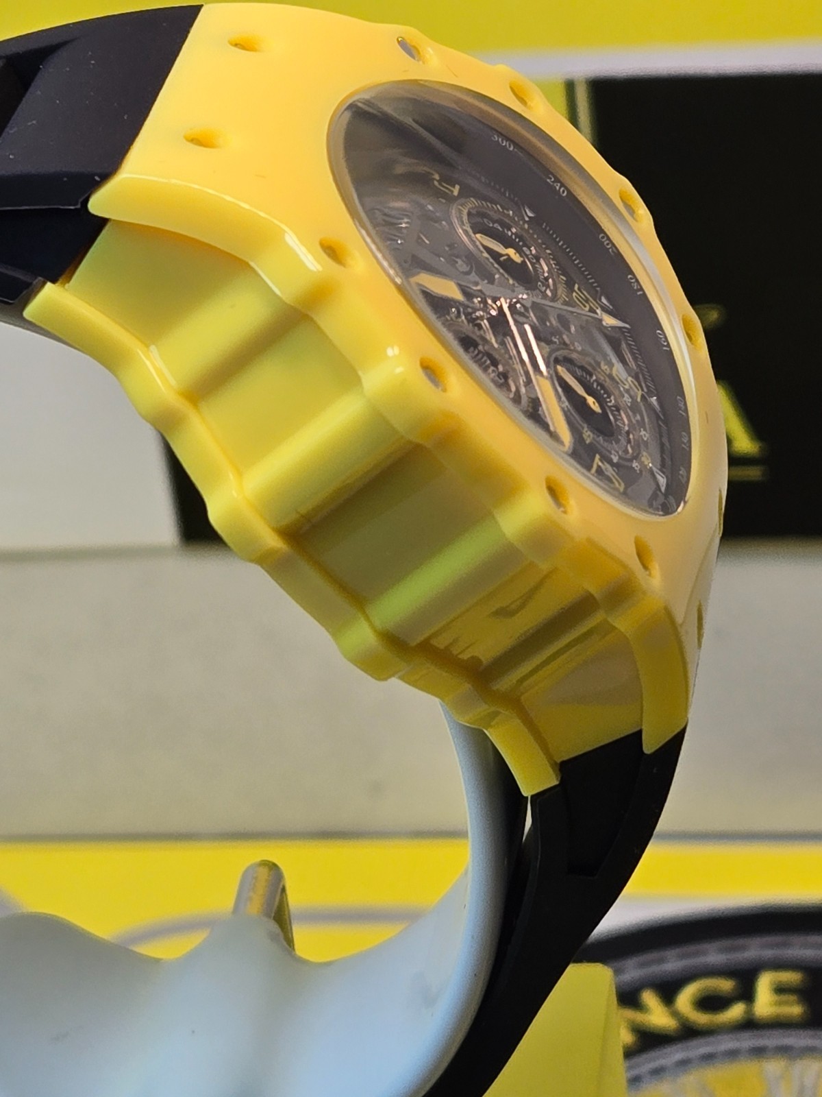 Invicta Racing Valyron Mens Watch 41mm Yellow & Black w/ Black Racing Dial NEW!!