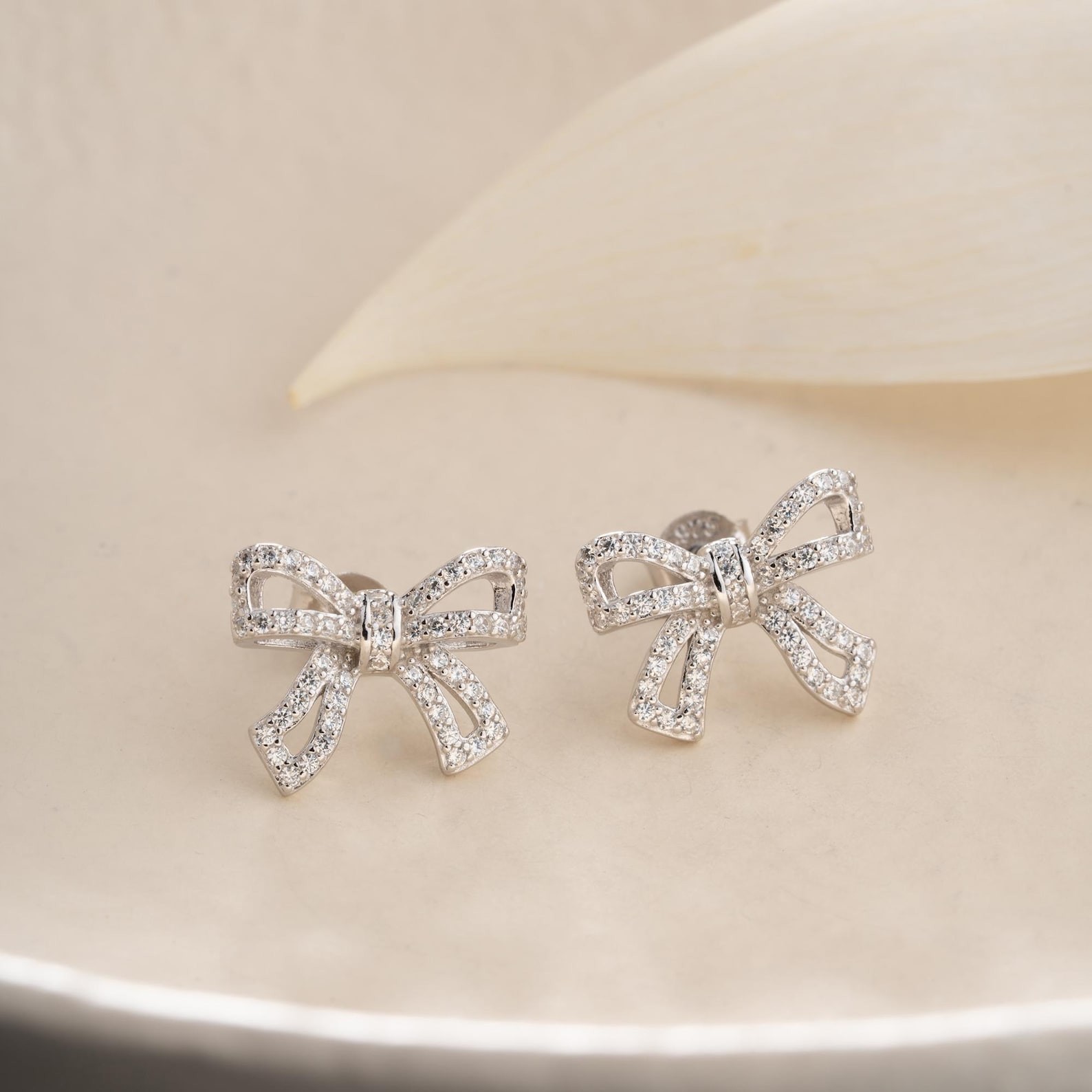Bow Shape Natural GH/SI Diamond Cluster Earrings 14k White Gold For Party Wear