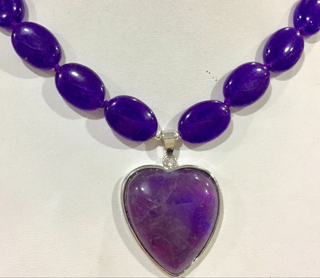 13x18mm Multicolor Oval Gemstone & 30x30mm Heart-shaped Pendants Necklace 18”