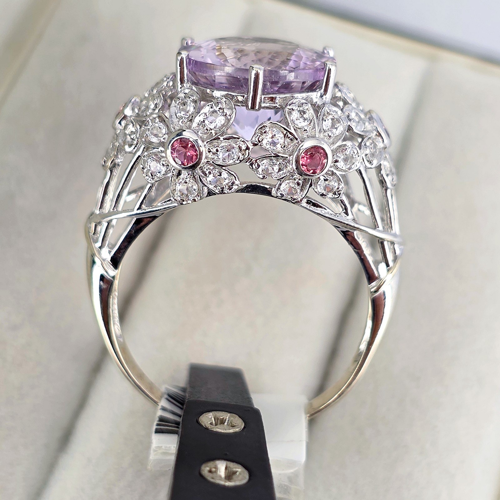 14kt White Gold Round Lavander Quartz White Topaz Accent Floral Ring Size 10.50