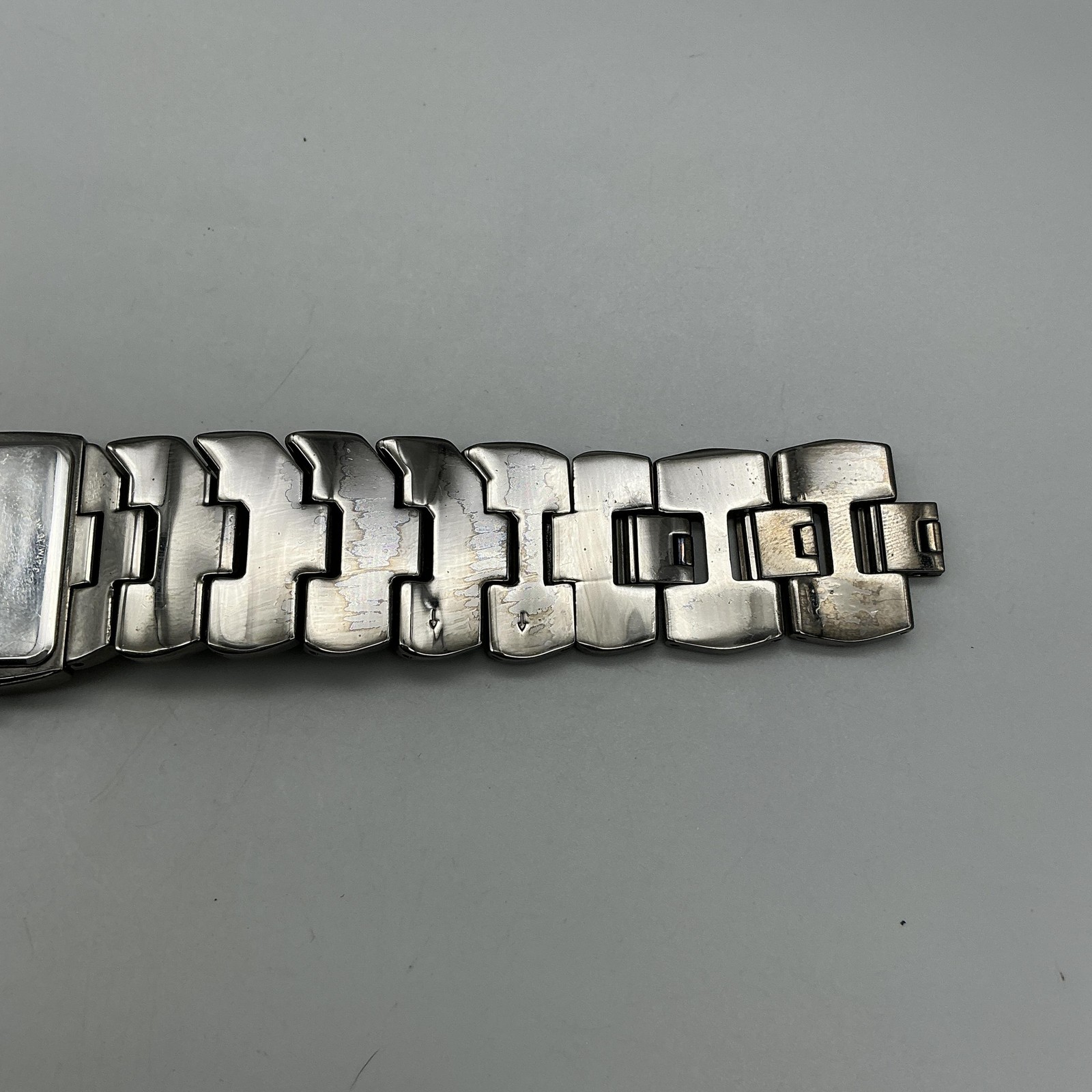 DKNY Womens Watch 33mm Silver Tone Stainless Bracelet W-2233 New Battery 7.5″